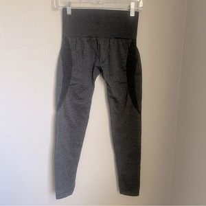 NVGTN - Black Speckled Scrunch Seamless Leggings -Medium